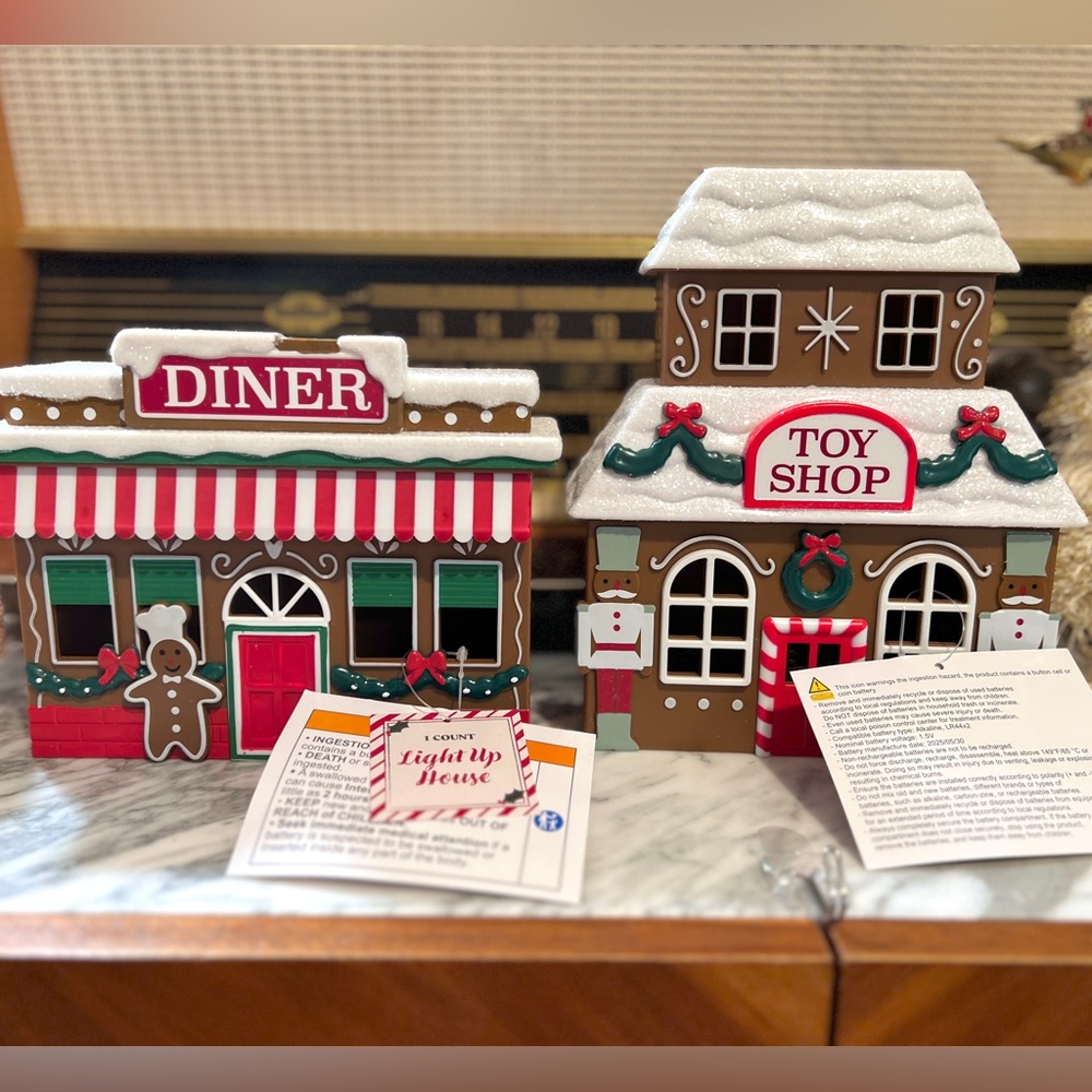 ✨NEW🎄Target Bullseye Playground 2025 Light Up Holiday Diner and Toy Shop Set🎁